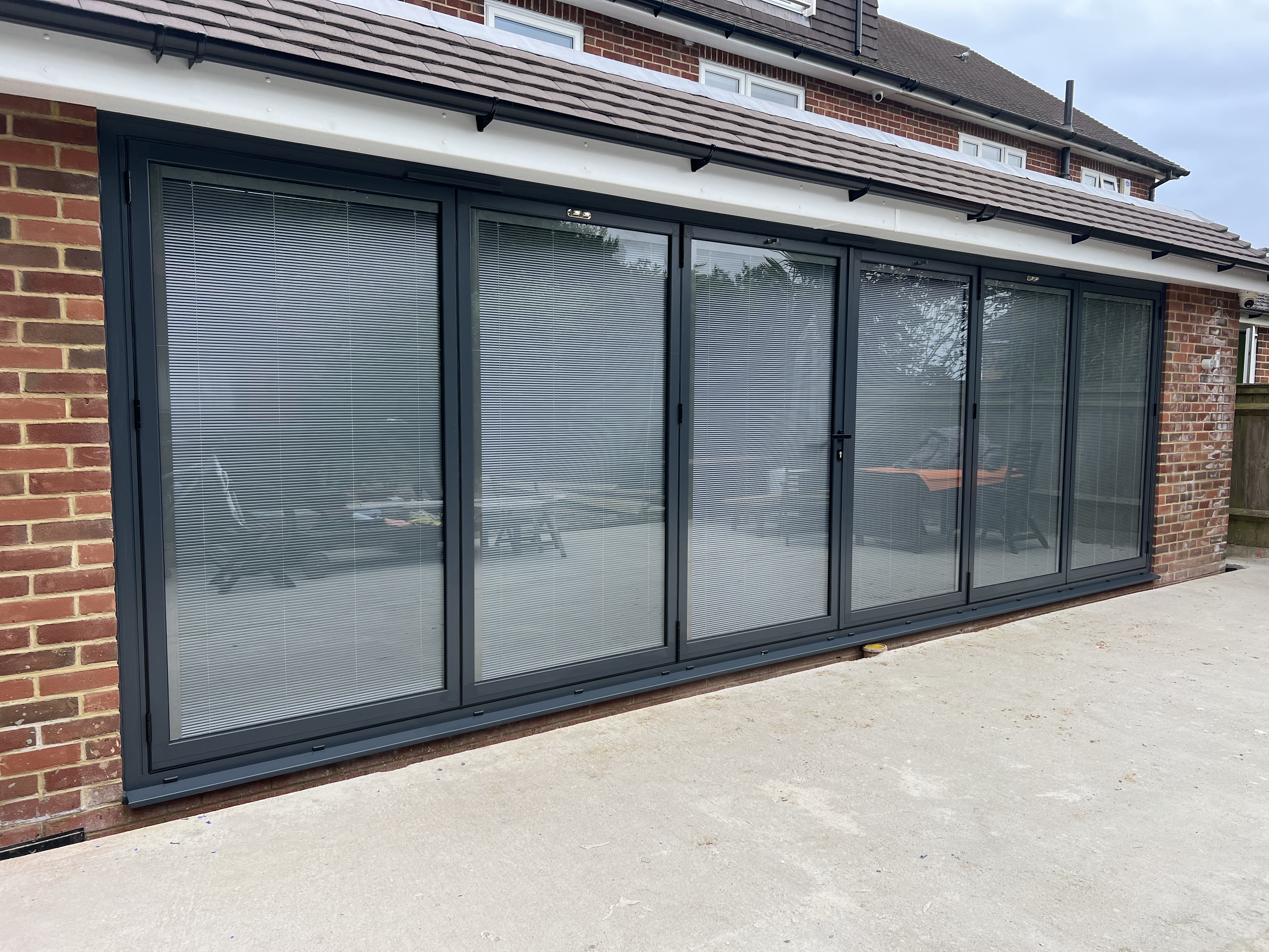 dubov_services_bifolddoors